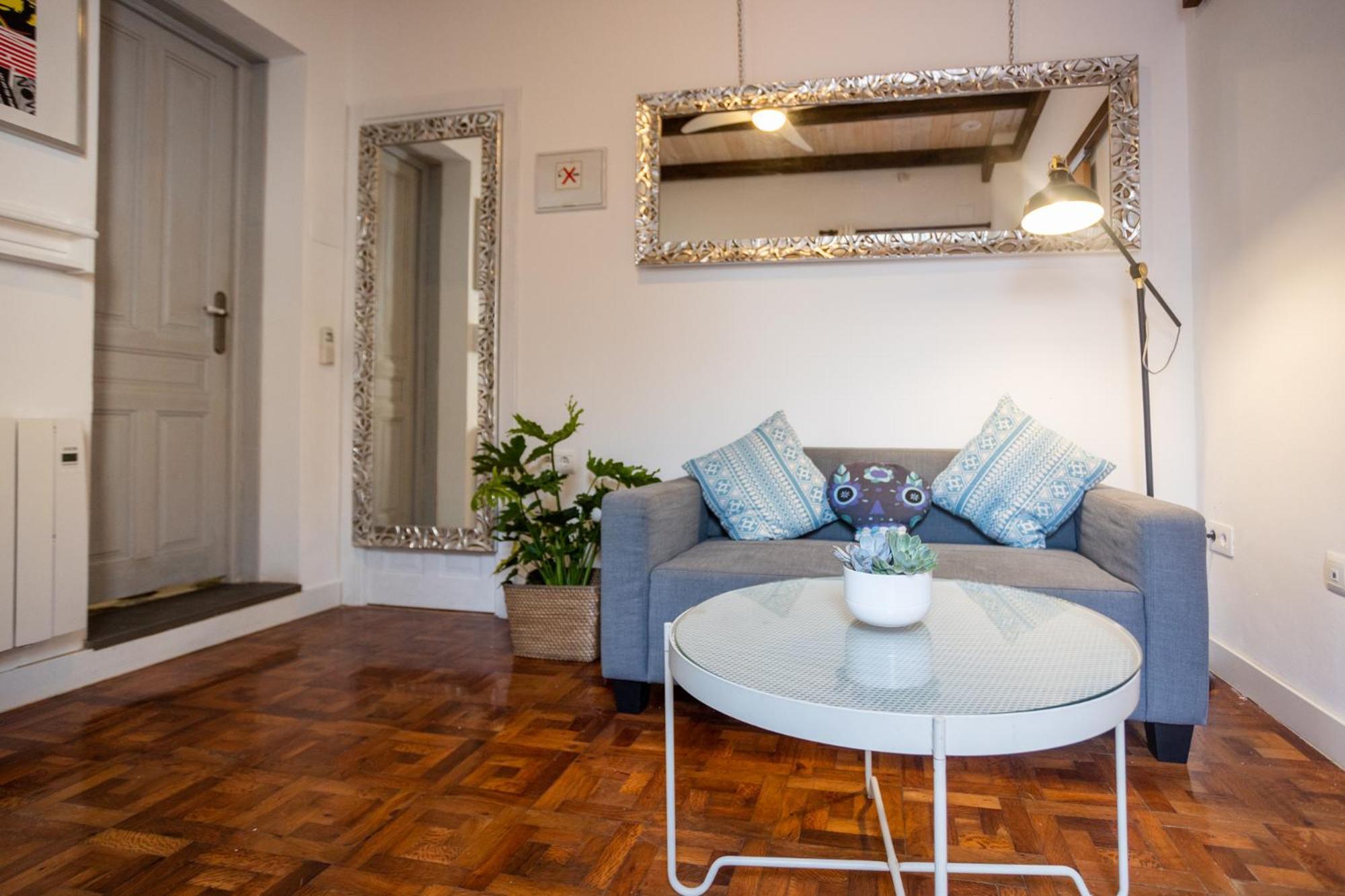 Naim Guest House Malaga Centro Bagian luar foto